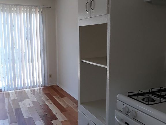 3rd image of 21809 Lanark St APT 24