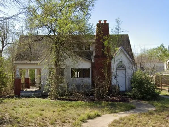 709 W Lee Ave, Kingsville, TX 78363