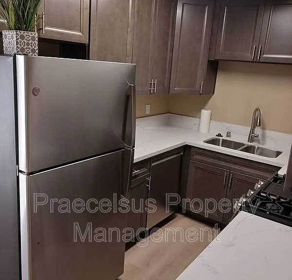1070 Georgia St #D — Photo 3