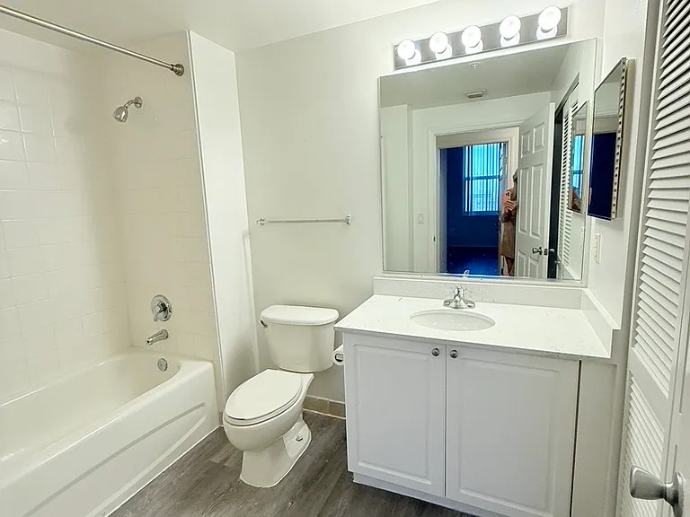 255 Evernia St #1120 — Photo 14