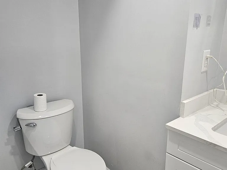 750 Willow Ave — Photo 10