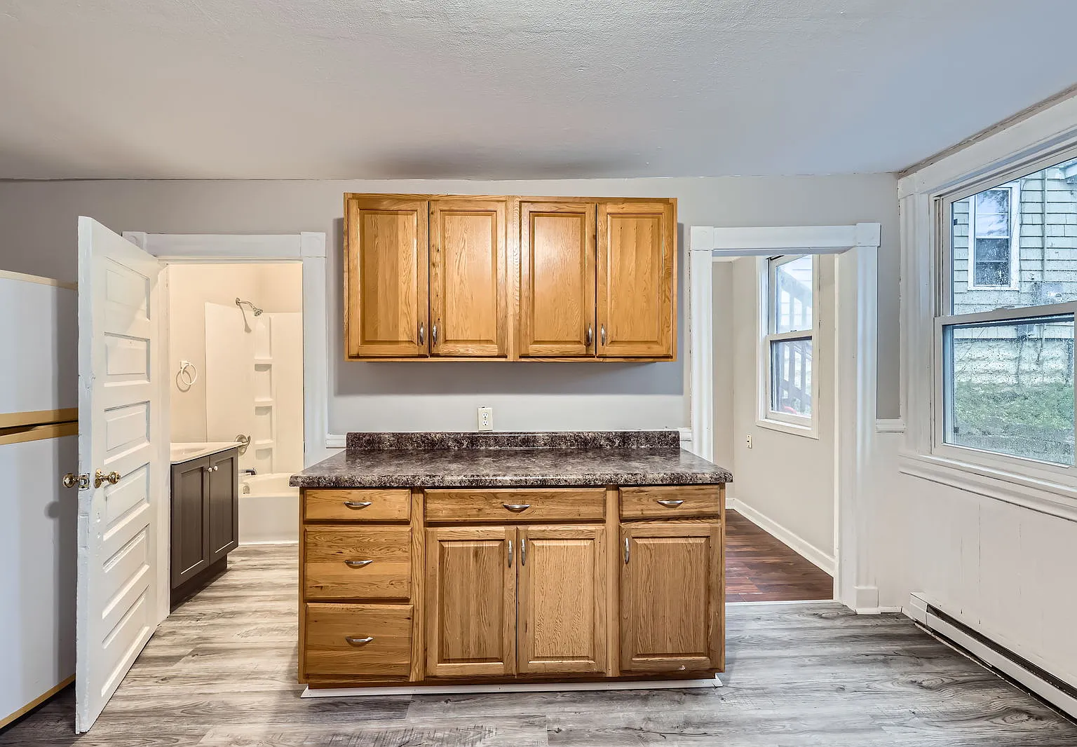 1 bed, 717 sqft, $1,150 — Photo 2