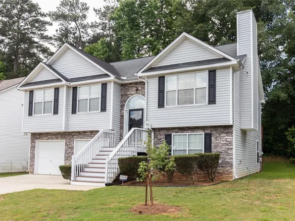1909 Owens Trl, Rex, GA 30273