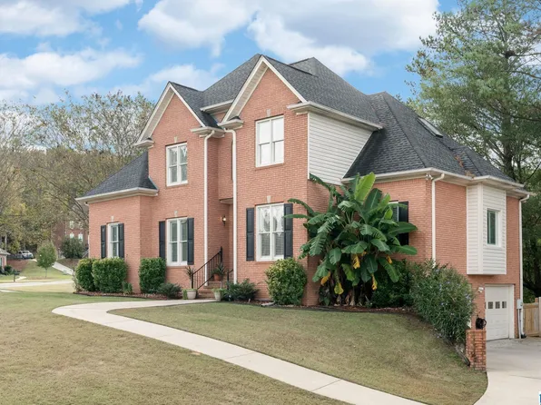 201 Broadmoor Cir, Alabaster, AL 35007