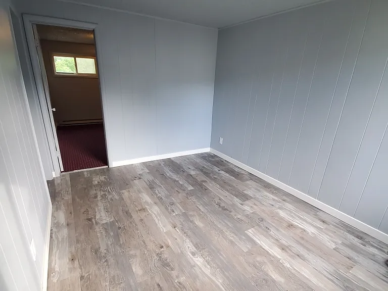 305 W Main St — Photo 2