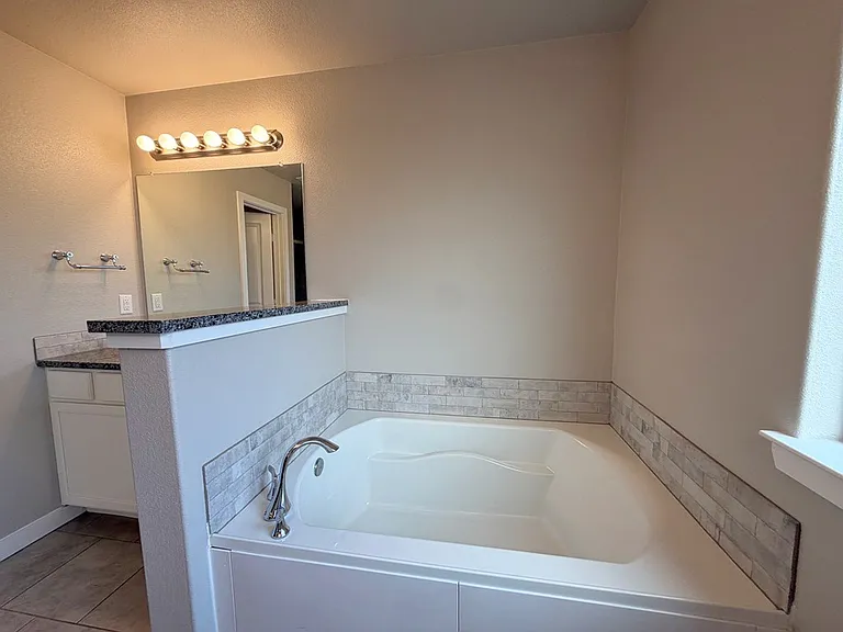 6906 Wagon Ct — Photo 17