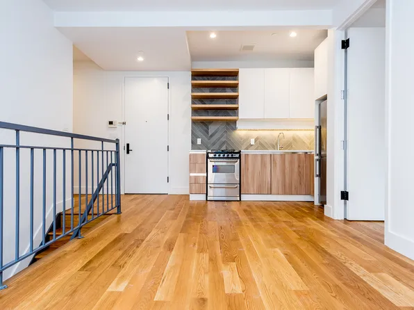 724 Fifth Avenue image 1 of 27