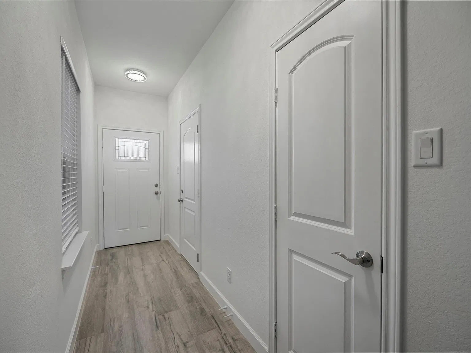4 bed, 2.5 bath, 2157 sqft, $2,350 — Photo 3
