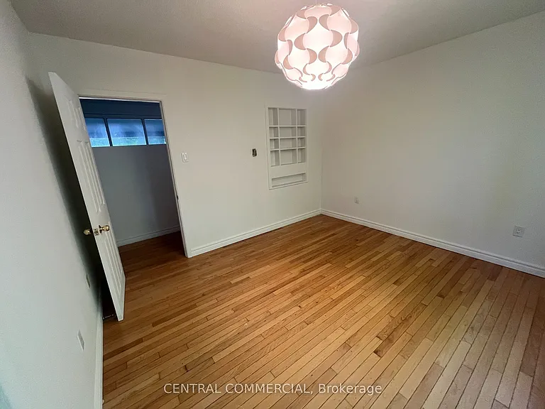 32 Heathview Ave — Photo 8