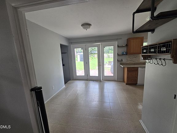 4th image of 778 Yorkshire Dr