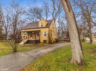 406 S Channel Dr, Round Lake Beach, IL