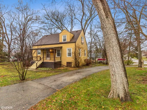406 S Channel Dr, Round Lake Beach, IL 60073