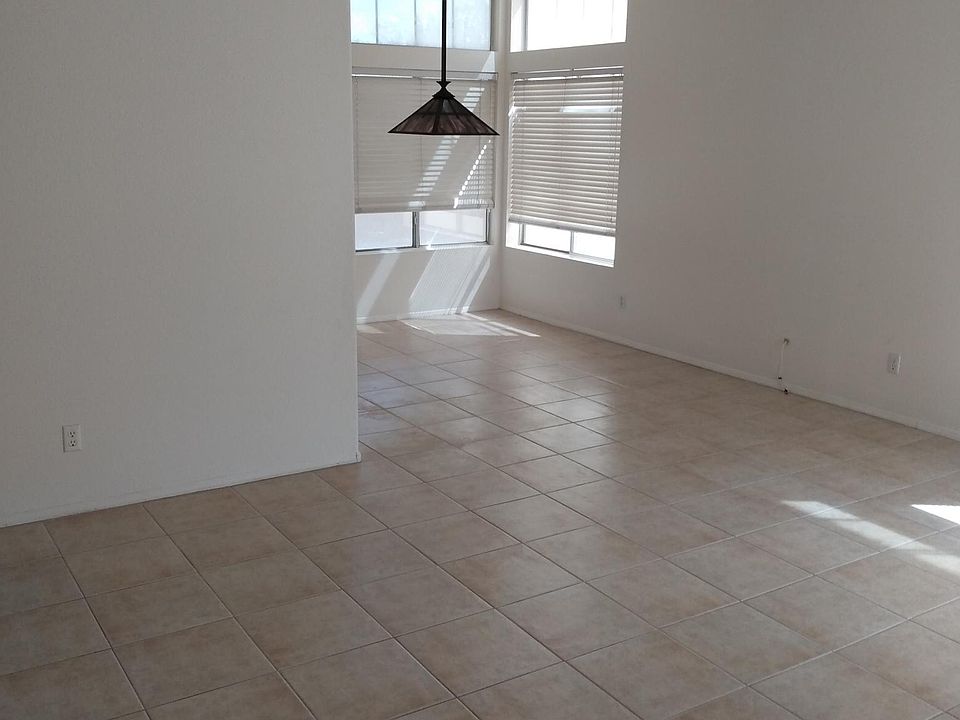 2nd image of 2540 Triana Cir