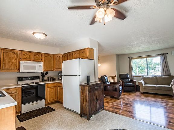 4th image of 109 Glenbrook Dr
