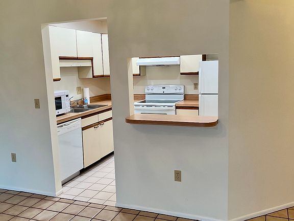 4th image of 1211 Capri Isles Blvd APT 65