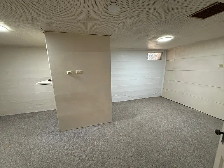 895 Russell St — Photo 15