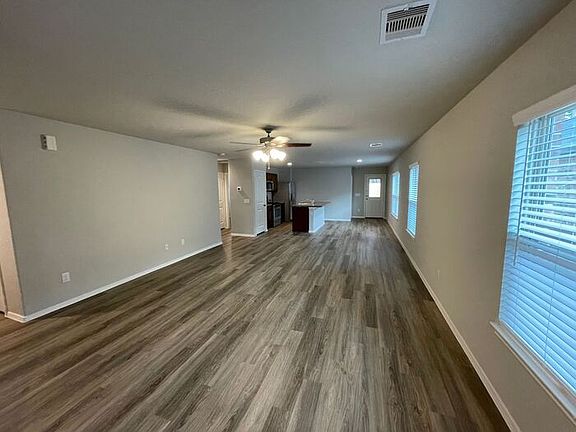 4th image of 727 Long Cedar Dr