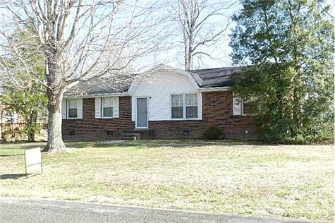 2nd image of 240 Poplar Grove Ln