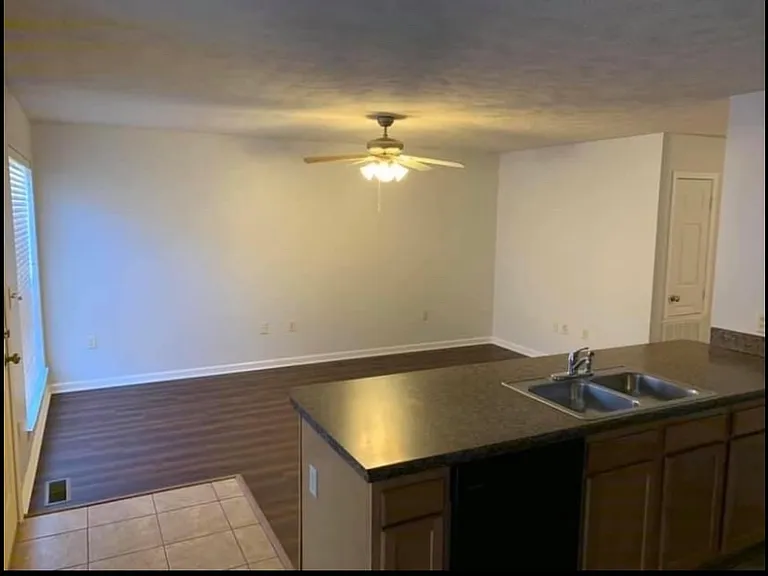 104 Weston Cir — Photo 3