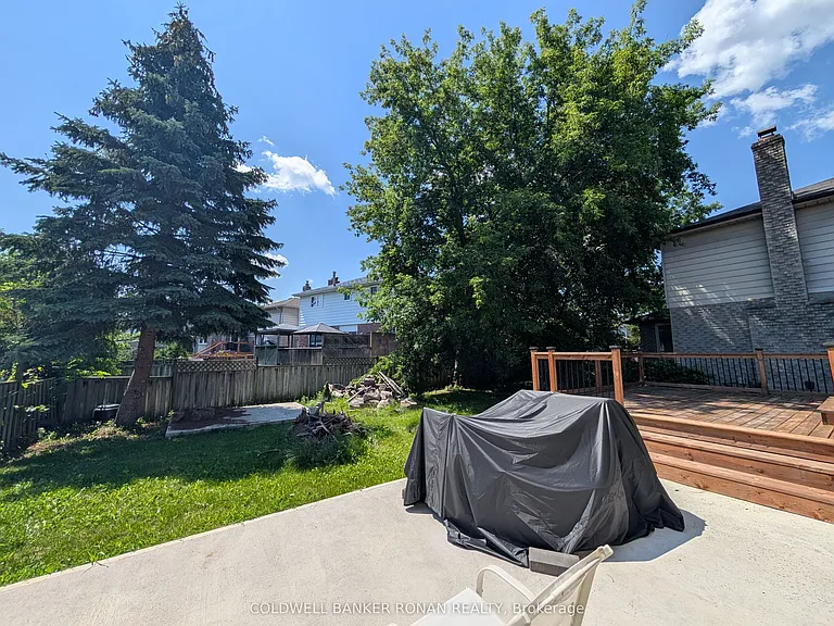 41 Camrose Dr — Photo 29