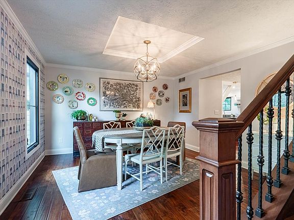 4th image of 2202 Hedgewood Dr
