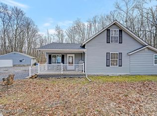 3216 Tulip Ln, East Stroudsburg, PA
