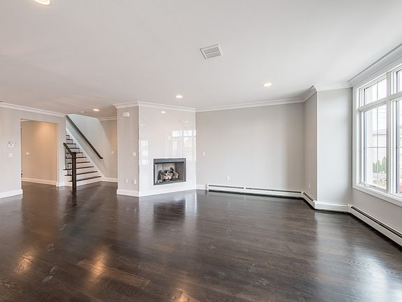 2nd image of 1050 Morningside Ln #A