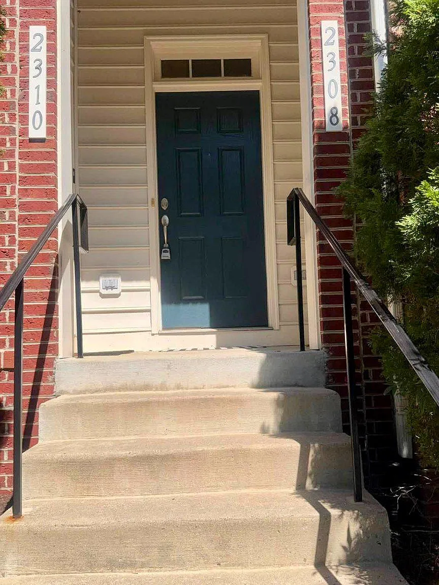 3 bed, 2.5 bath, 2164 sqft, $2,740 — Photo 1