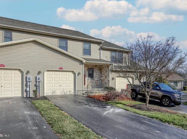 1473 Maplewood Dr, New Cumberland, PA 17070