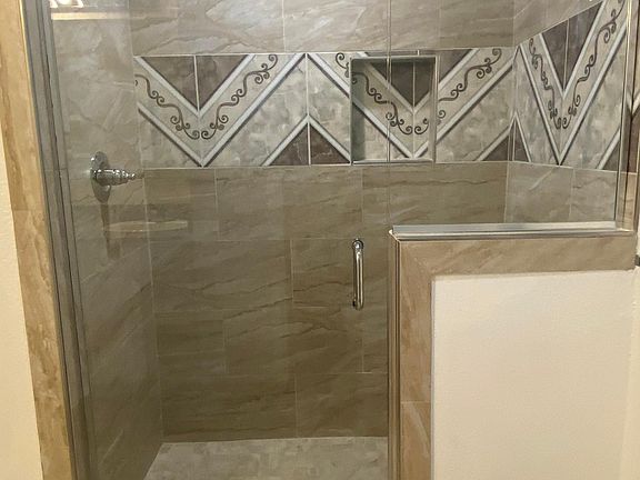 shower in Master