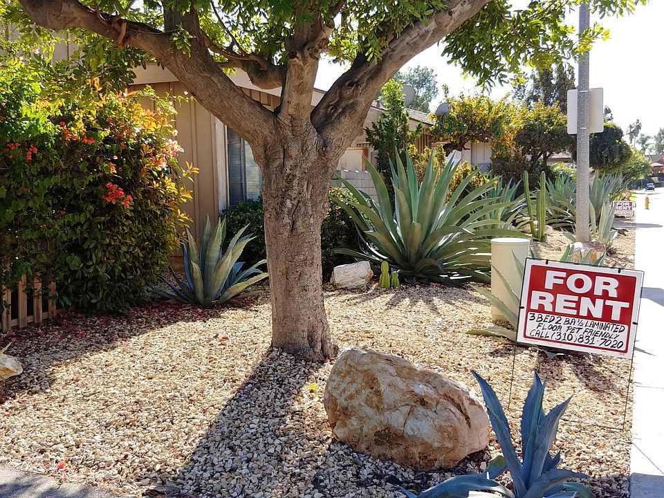Front of building landscaping