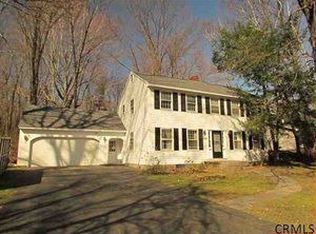 2 Graffunder Dr, Menands, NY 12204