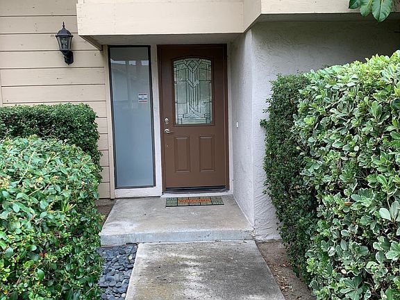 2nd image of 3252 Casa Bonita Dr