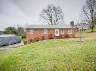 1409 Meadow Ln, Mt Carmel, TN 37645