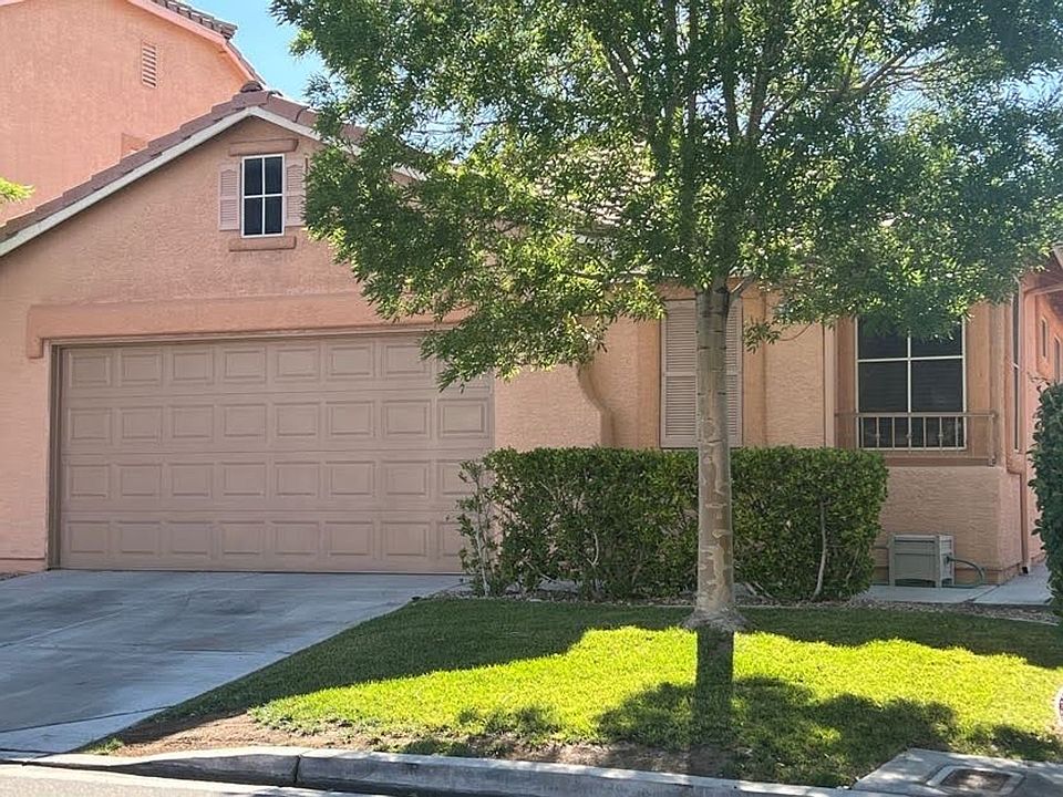 1st image of 2640 Spruce Creek Dr