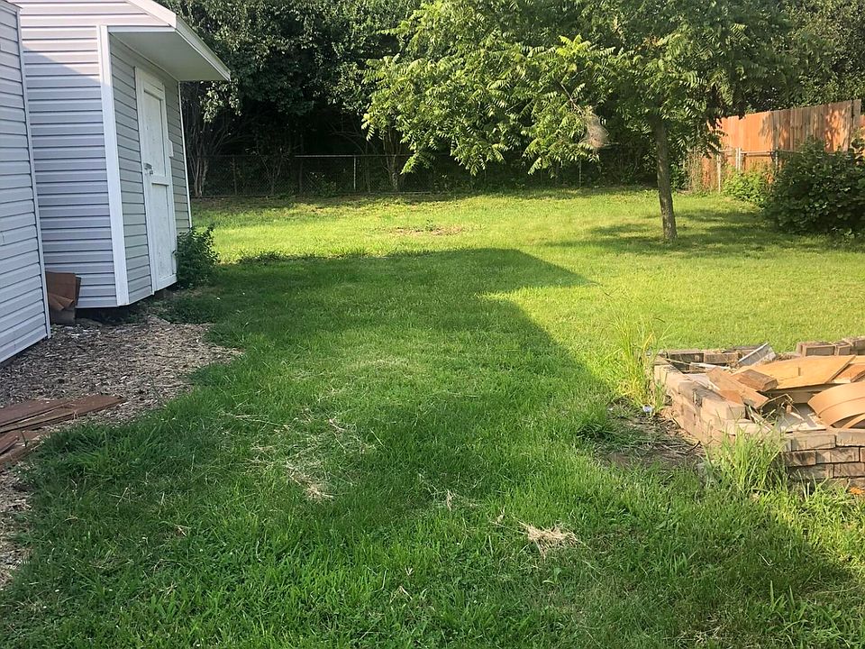 2nd image of 2050 N Hadley Rd