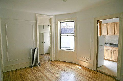 2nd image of 411 W 44th St