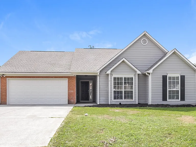 88 Ann Cir SE — Photo 1