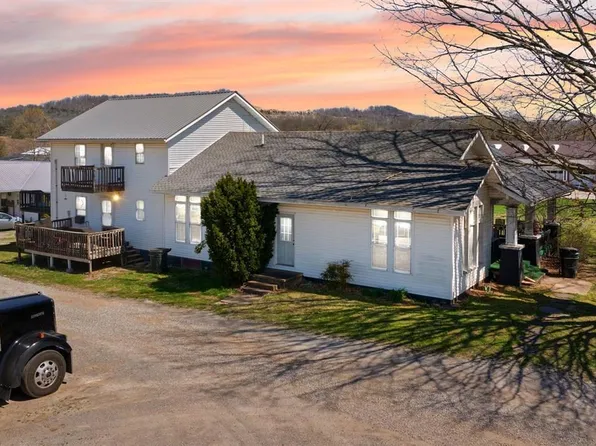 1012 E Main St, Horse Cave, KY 42749