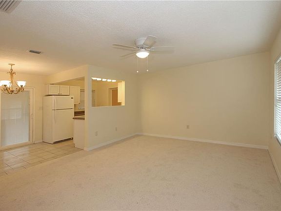 5th image of 626 Slote Dr