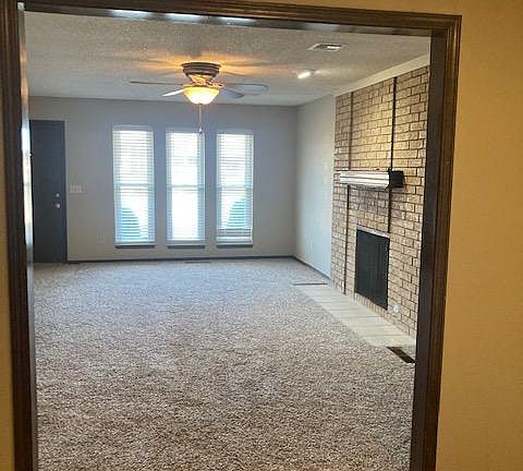 3rd image of 3026 Rosewood Ln