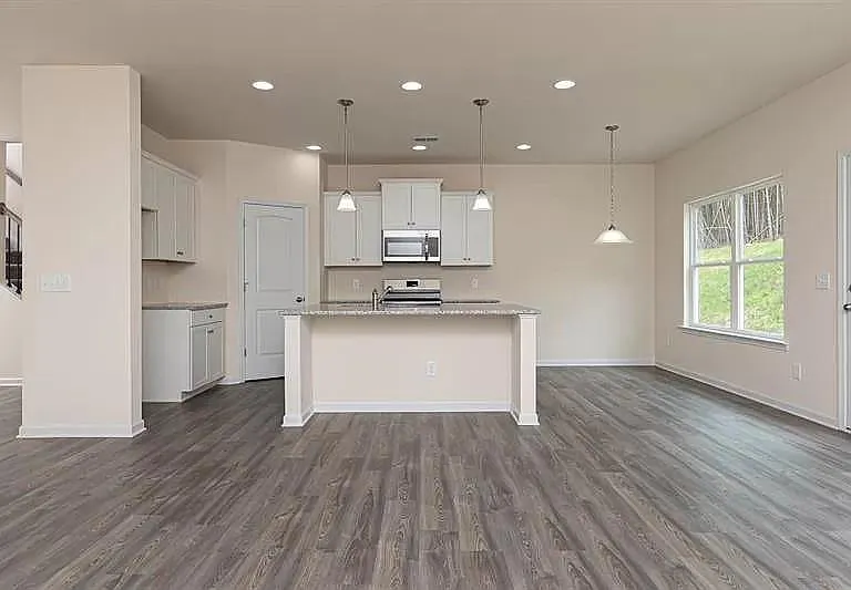 157 Bryon Ln — Photo 6