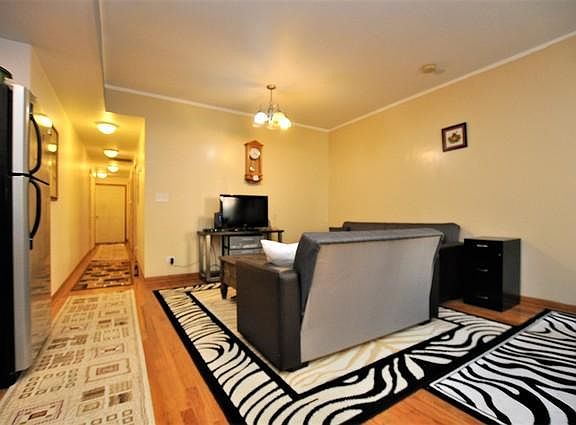 4th image of 6312 N Fairfield Ave APT 2B