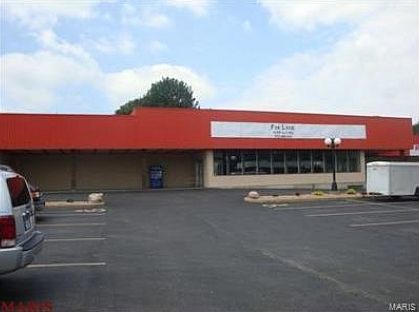 2nd image of 101 Circle Dr