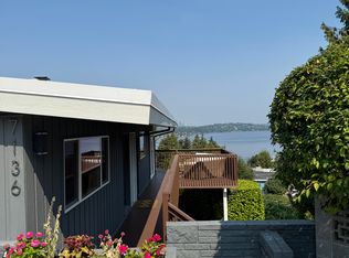 7136 S Sunnycrest Rd, Seattle, WA 98178