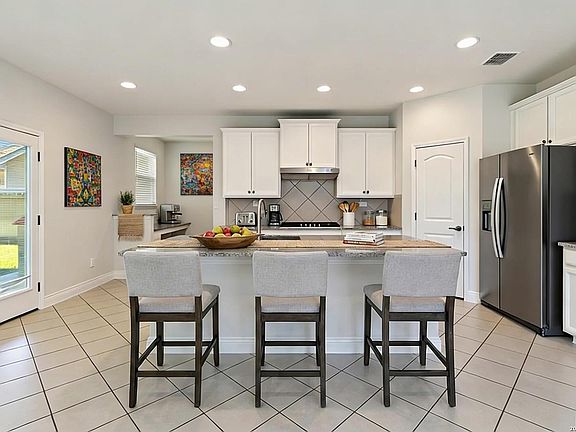 4th image of 27344 CAROLINE WAY