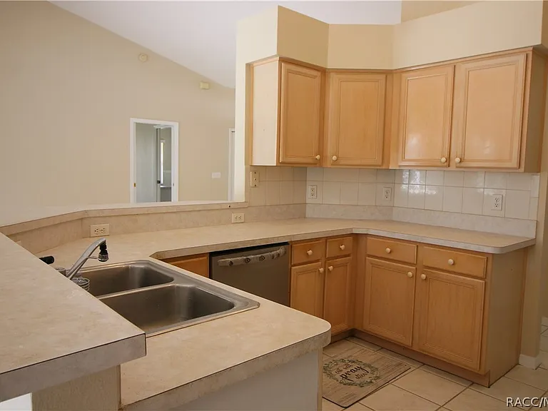 2864 N Churchill Way — Photo 10