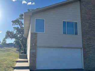 2142 S 45th St, Omaha, NE 68106