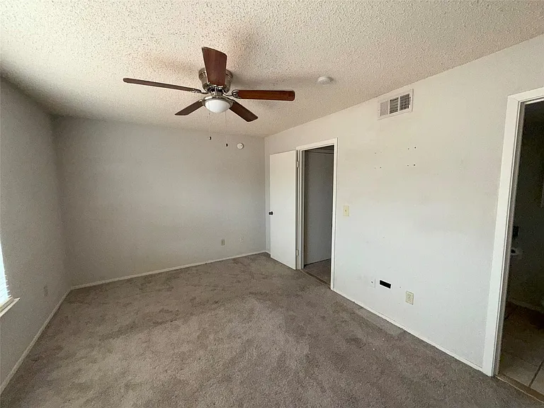 732 W Collins St — Photo 14