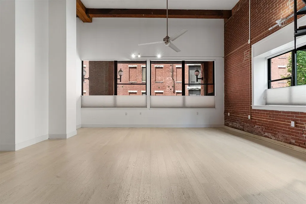 2 bed, 1.0 bath, 1175 sqft, $4,750 — Photo 2